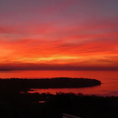 Sunseapoolsidestudio Casasolare Vistamare * Муджа